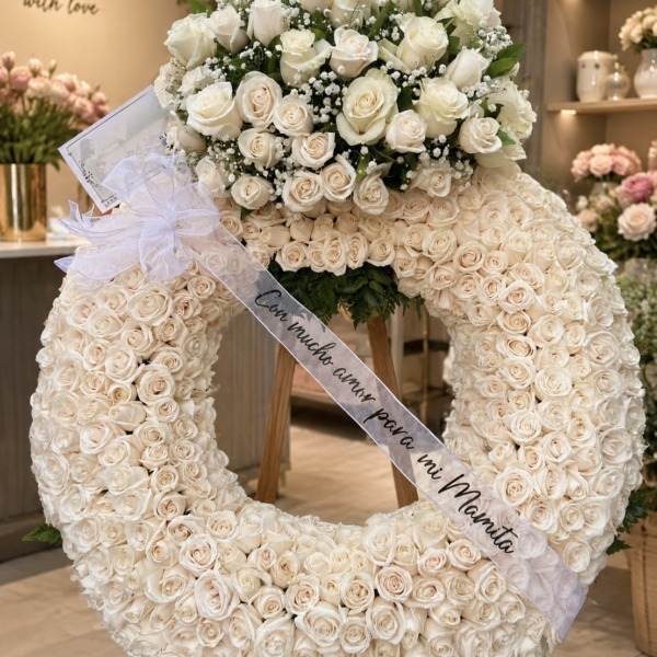 Corona fúnebre rosas