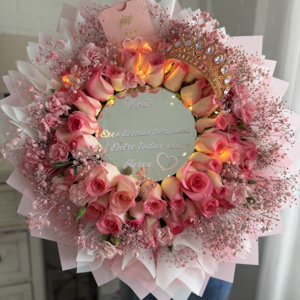 Selfie bloom: arreglo floral con rosas — Wallflower Guatemala