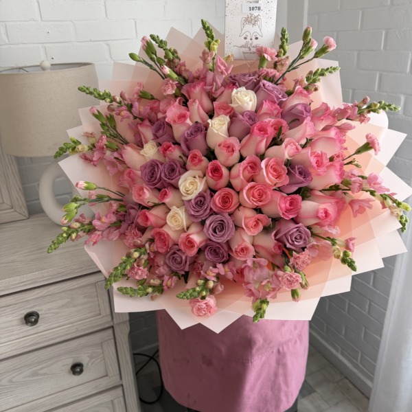 Bubble rose: arreglo floral con rosas — Wallflower Guatemala