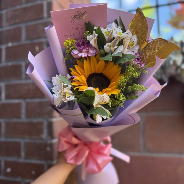 Smile: arreglo floral — Wallflower Guatemala