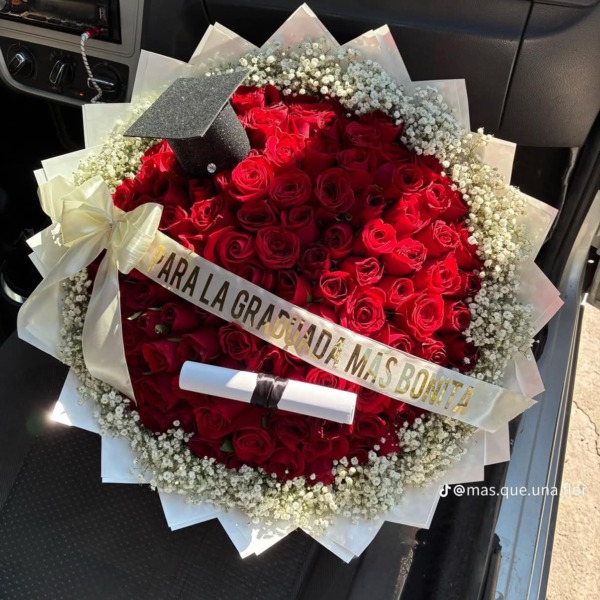 Chocolates Ferrero: arreglo floral — Wallflower Guatemala