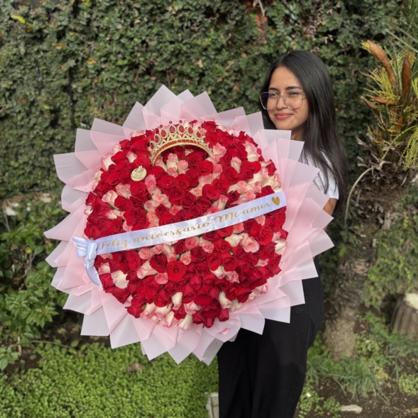 Red roses king: arreglo floral con rosas — Wallflower Guatemala