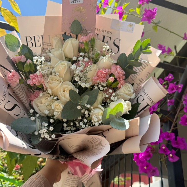 Ivory Dream: arreglo floral con rosas — Wallflower Guatemala
